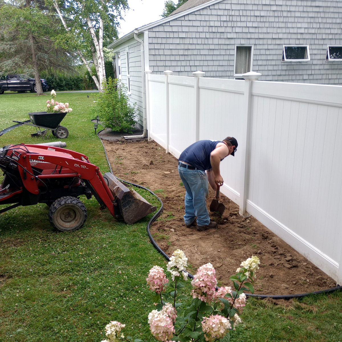 preparing_mulch_bed